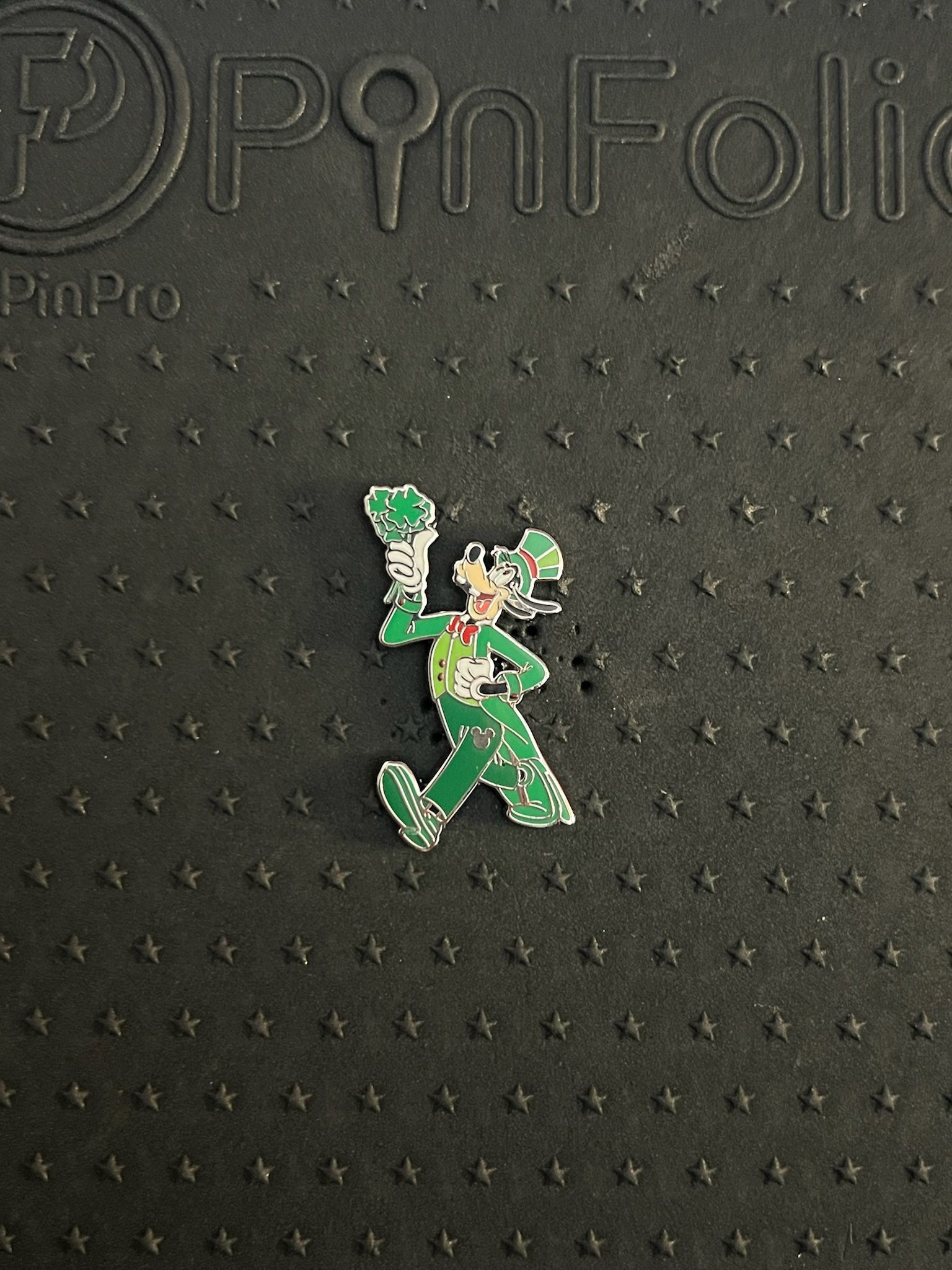 Disneyland Hidden Disney Mickey 2025 Goofy Seasons Holiday St. Patrick’s Day Pin