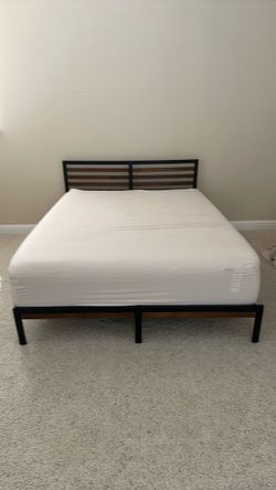 Bed frame queen size