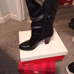 Black Leather Boots  Size 7