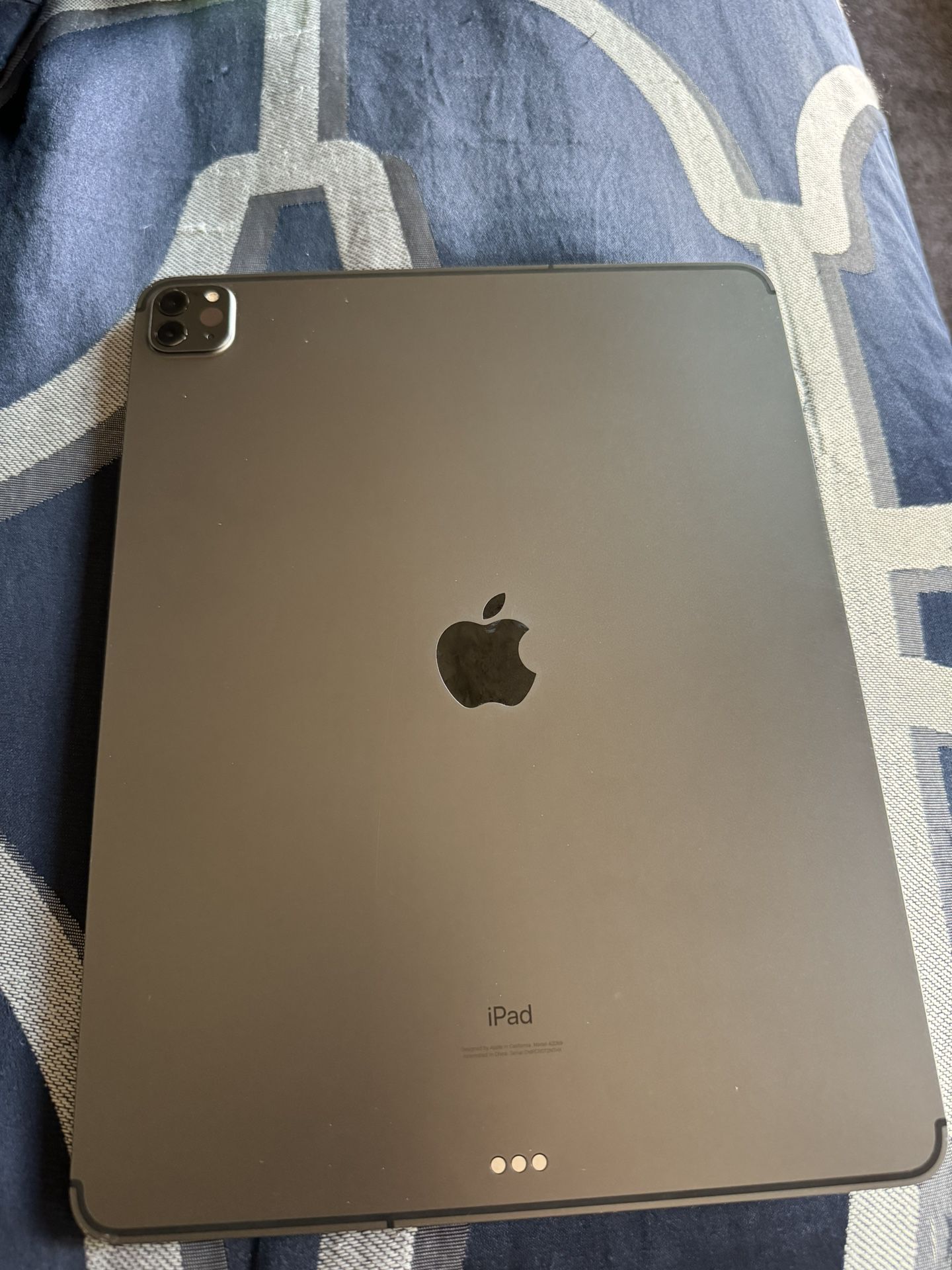 iPad Pro 12.9 Inch 4th Gen + Cellular 