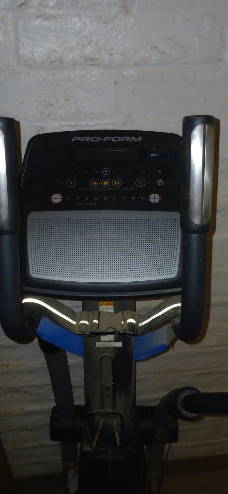 HIIT PROFORM ELLIPTICAL 