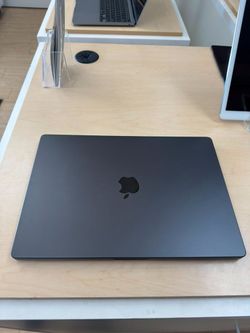 Macbook Pro 16 M4 24GB RAM 512GB SSD 14 CPU 20 GPU