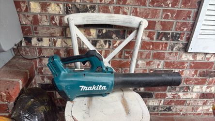 Makita leaf blower with  battery and charger