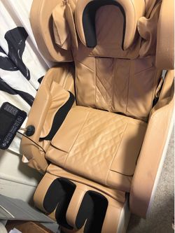 Luxury Full Body Zero Gravity Massage Chair | Heat • Foot Rollers • Air Compression