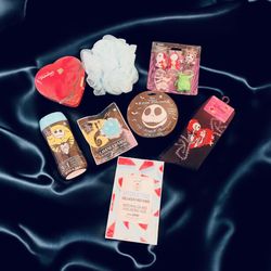 💝Nightmare Before Christmas Valentines Bath Bundle💝  The Nightmare Before Christmas Bath Bundle is a collection of Disney-themed bath products inspi
