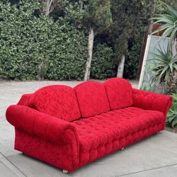 Mid Century Modern Hollywood Regency Tufted Velvet Gondola Sofa Couch