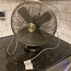 Metal table fan