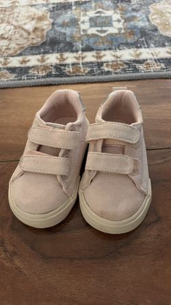 BABY GIRL H&M SHOES SZ 18/19