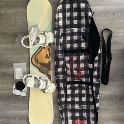 RIDE Snowboard w/BURTON Bindings and Bag