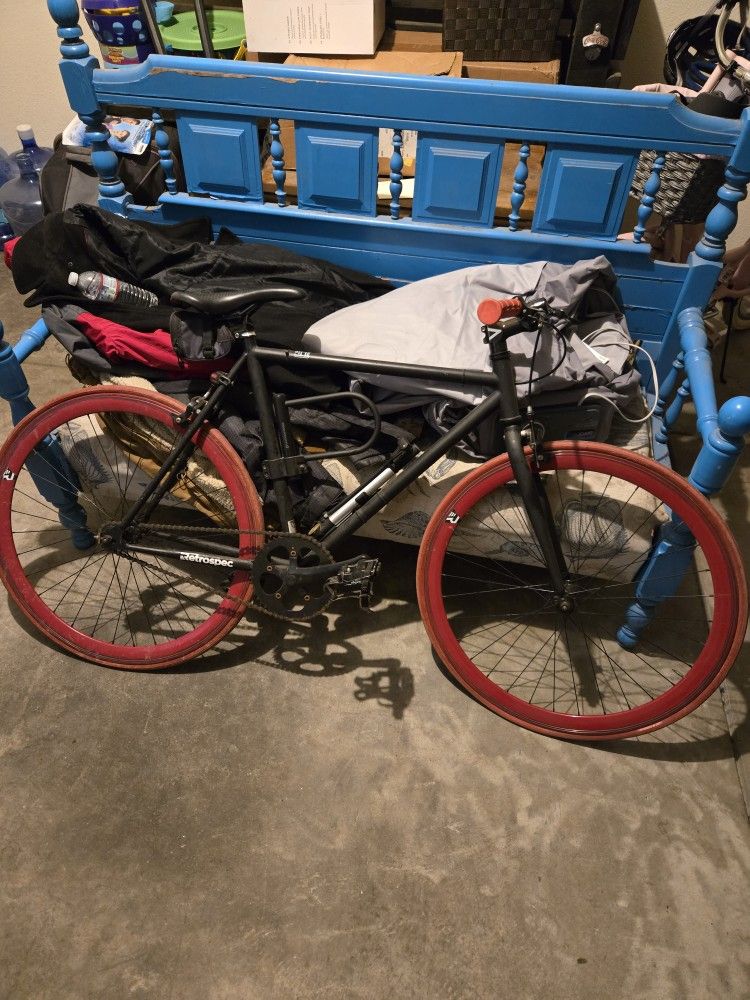 Retrospec Fixie With Lock And Pump