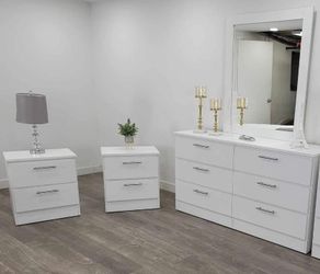 Dresser Whit Mirror And 2 Nightstands - Cómoda Con Espejo y 2 Mesitas de noche