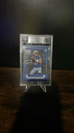 2020 Panini Chronicles Playoff Momentum Justin Herbert authentic autograph Beckett certified #0001(contact info removed)