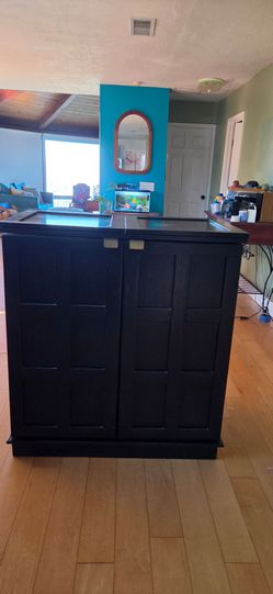Wine bar cabinet