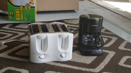 4 bread toaster AND 4 cup coffee maker