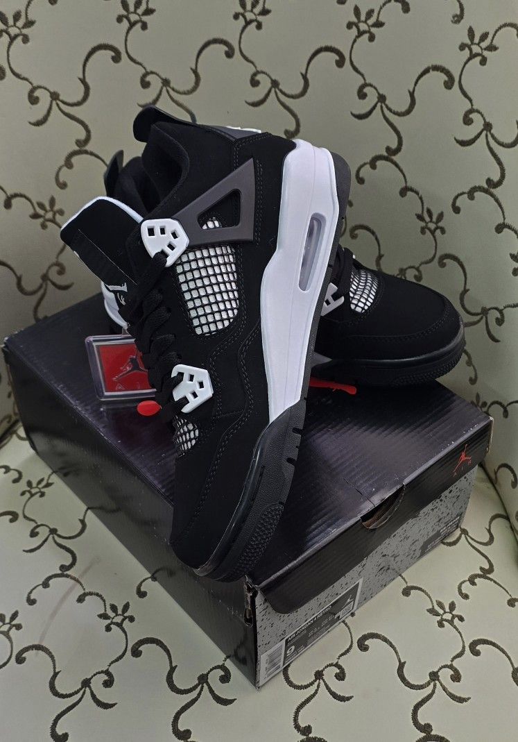 Jordan 4 Retro