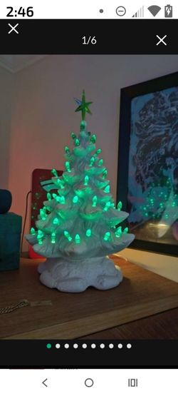 *Vintage*ceramic  Christmas tree Popular back in the day. Great condition!