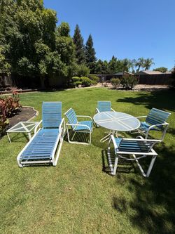 Brown Jordan Quantum Patio furniture - 4 chairs, 47” table, 1 chaise lounge & 1 side table  Price is firm, no holds, cash only