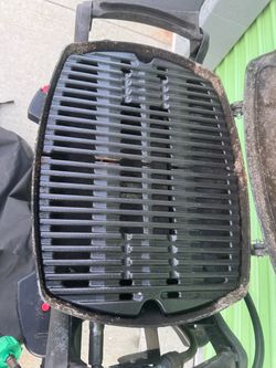Weber Q 1200 W/ Stand