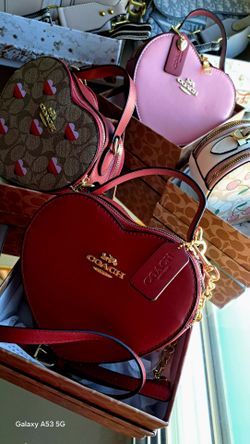 Women's  C❤️ACH Handbag ➡️ see photos