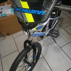 SCHWINN Boys Bike