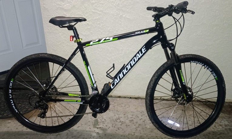 2022 Cannondale Trail 8 27.5 Inch Mountain Bike 