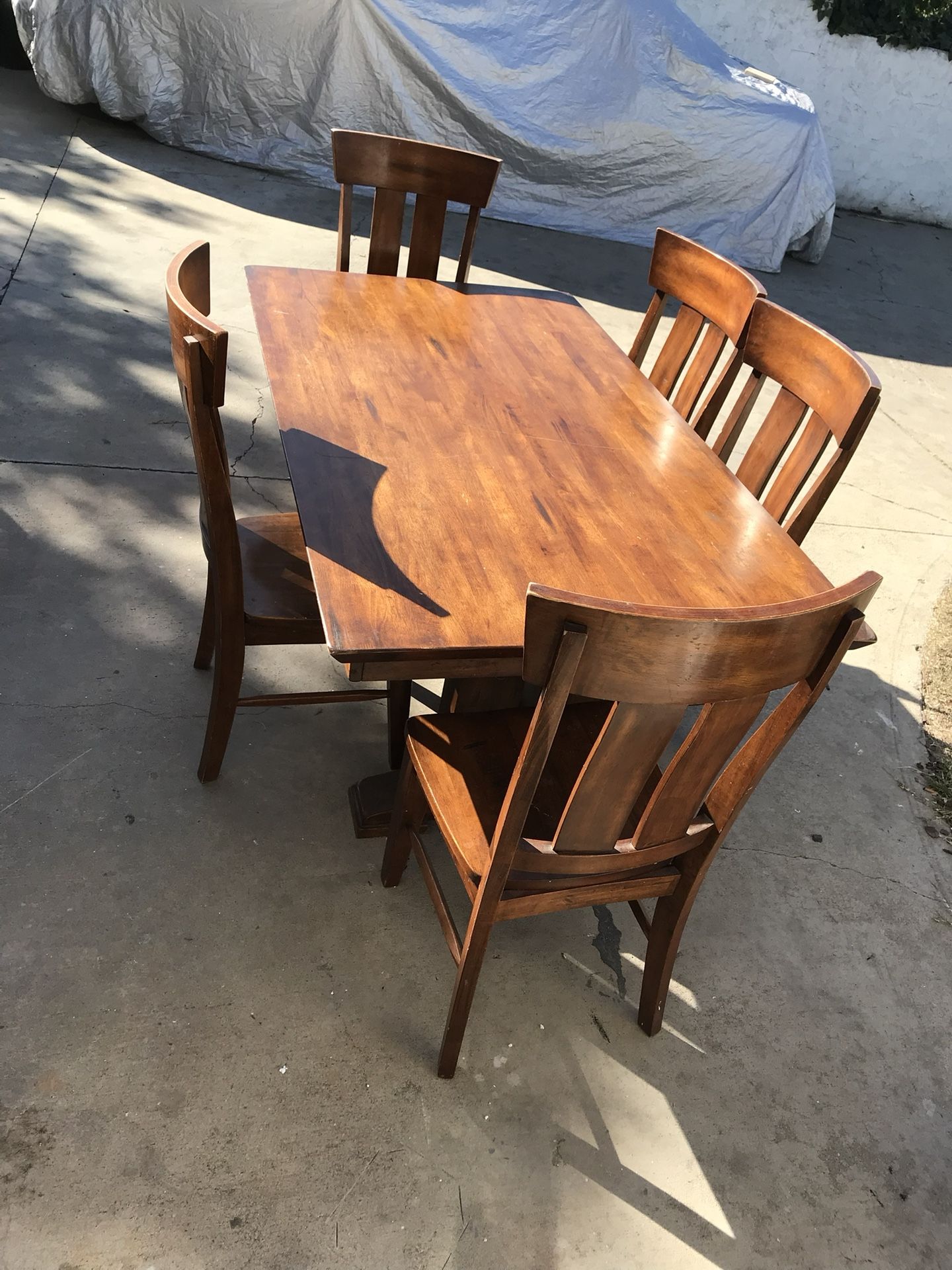 Kitchen Table & Chairs
