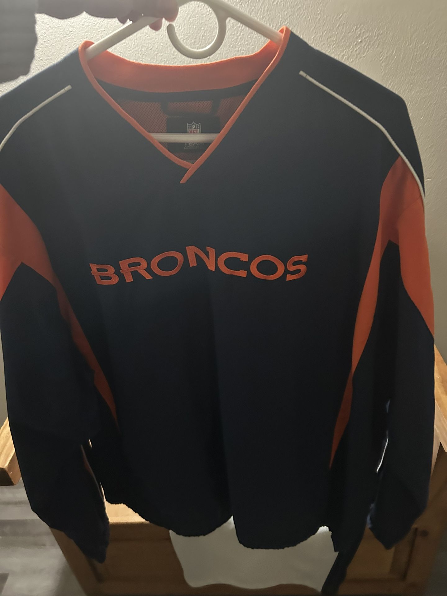 Bronco Light Weight Wind Breaker