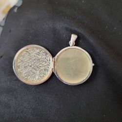 925 SILVER PENDENT VINTAGE $50