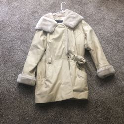 Wilson’s Woman’s Small Leather coat with fur lining