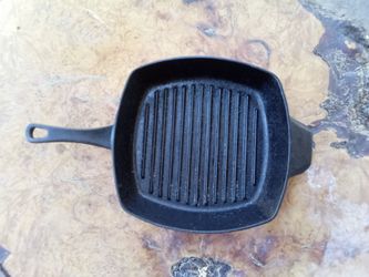 Cast iron 10" grill pan