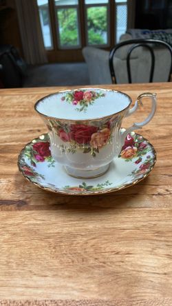 Royal Albert Old Country Roses Tea Cup and Saucer