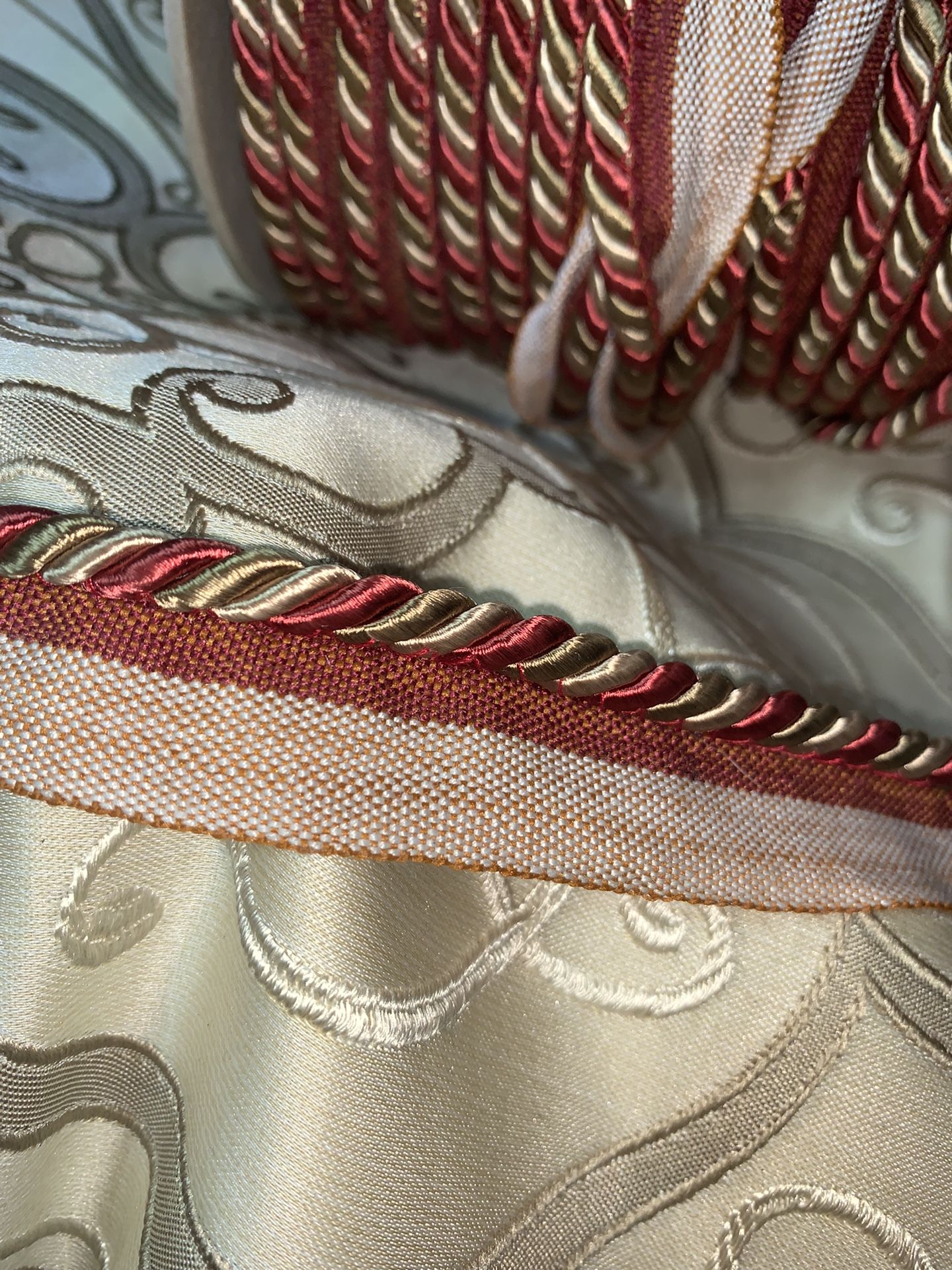 Trim- Twisted Cord W/Lip