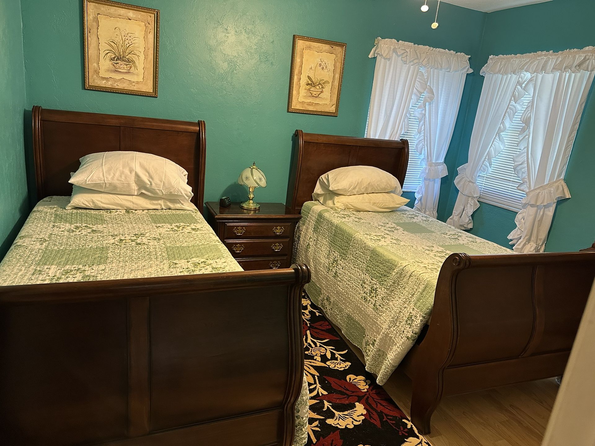 Bedroom Suite With End Table,