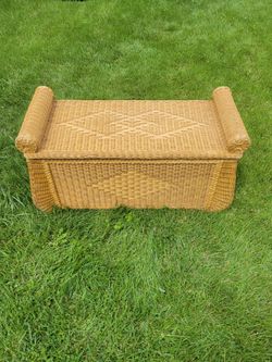 Wicker Bench Storage Trunk