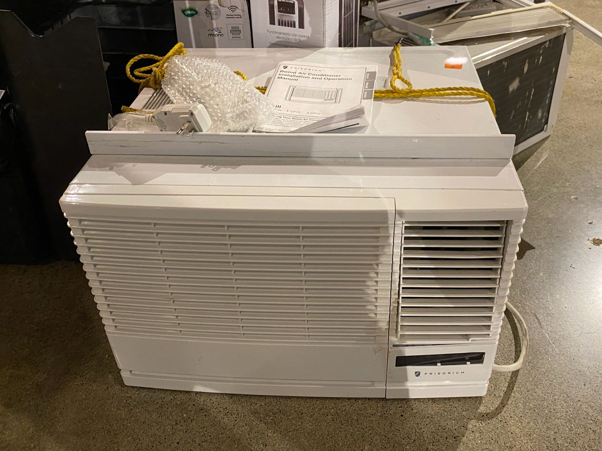 FRIEDRICH room Air Conditioner w/ Remote