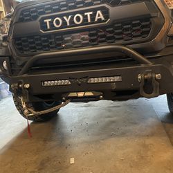 Victory 4x4 Bumper With Winch And Light Bar