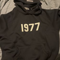 1997 Essential Hoodie Size Small men 