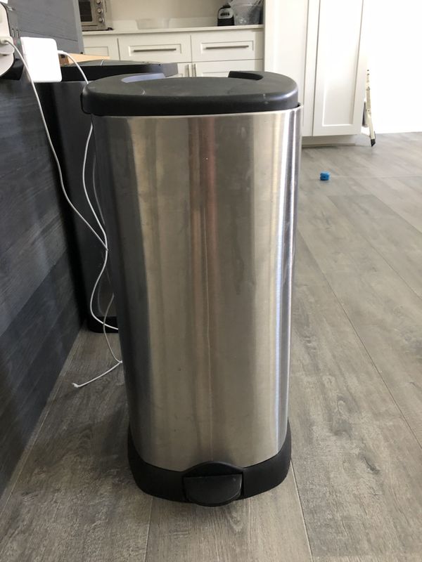 30 gallon Stainless Steel garbage can for Sale in Scottsdale, AZ OfferUp