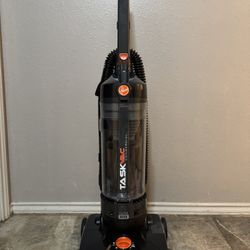 **NEW** Hoover CH53010 Commercial TaskVac Bagless Upright Vacuum Cleaner