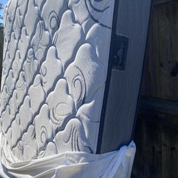 Woodhaven Queen mattress with matching boxspring 