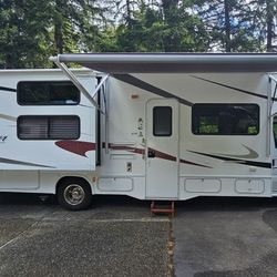 2010 Forest River Sunseaker 31'