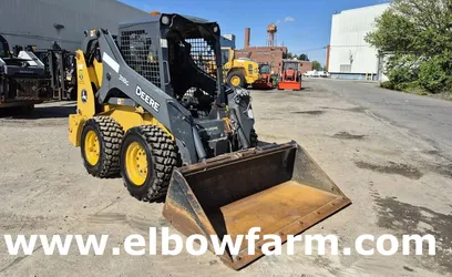Clean Machine2019 John Deere 318G Wheel Skid Steer