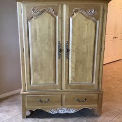 TV cabinet Ethan Allen French Country- Entertain Armoire