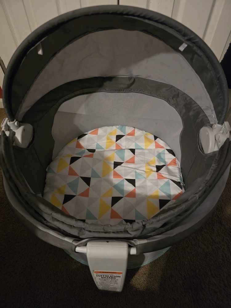 Fisherprice On The Go Bassinet Playyard