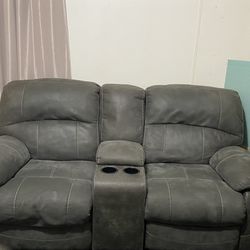 Reclining Love Seat Couch 