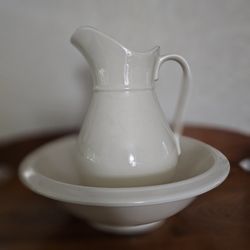 Vintage Designs Pitcher and Wash Basin Set