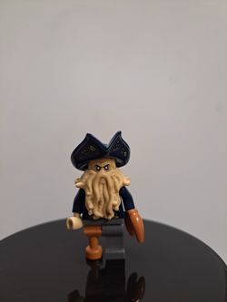Lego mint Davy jones mini figure