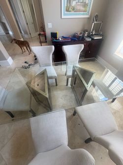 Dining room table