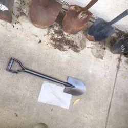 small all steel digging shovel