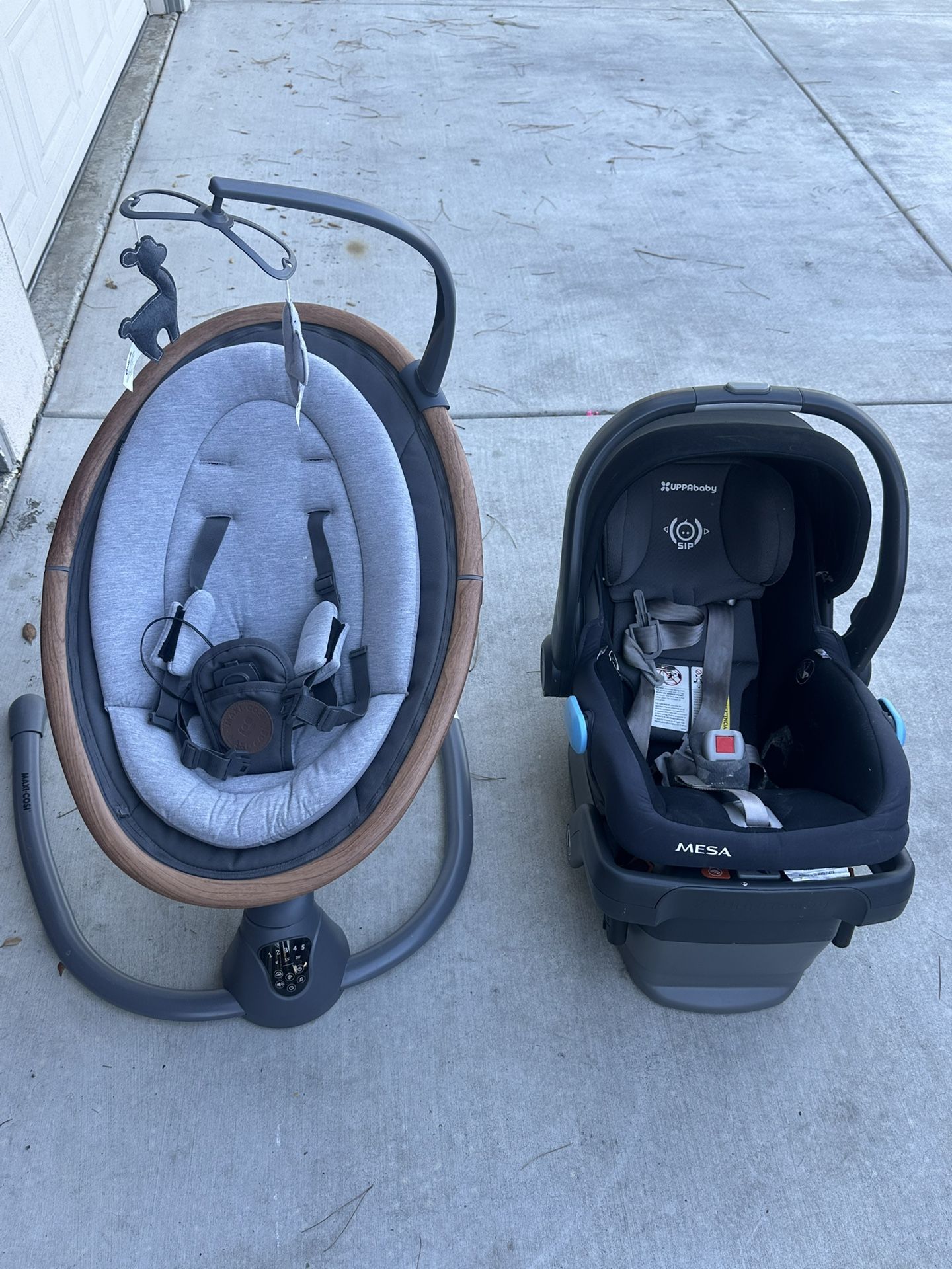 Maxi Cosi Swing & Uppababy Carseat
